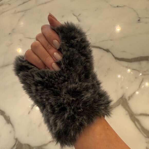 NEW Faux Fur Knitted Fingerless Mittens Neiman Marcus - Picture 3 of 6